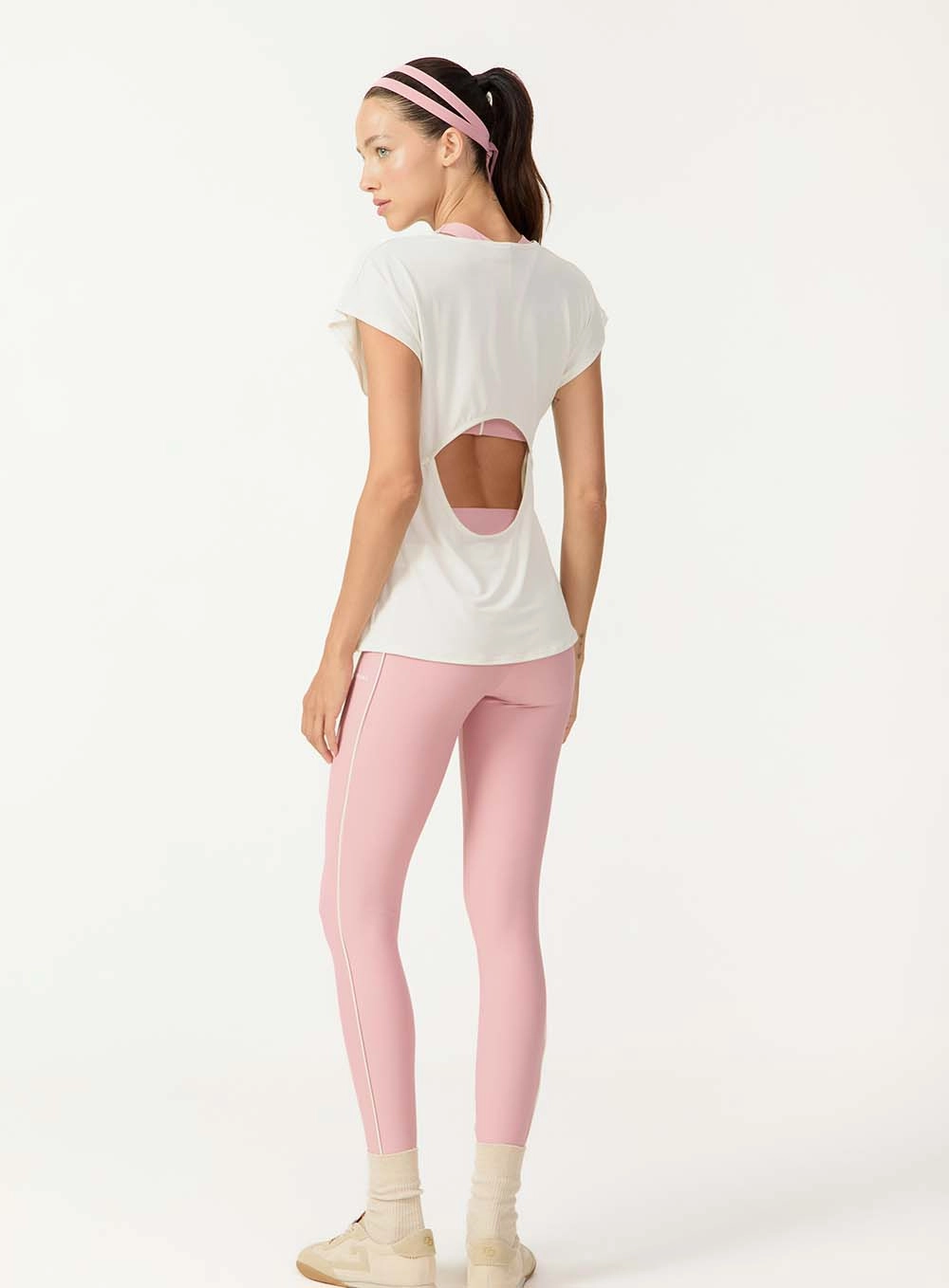 Blusa Esportiva Com Abertura Nas Costas Off