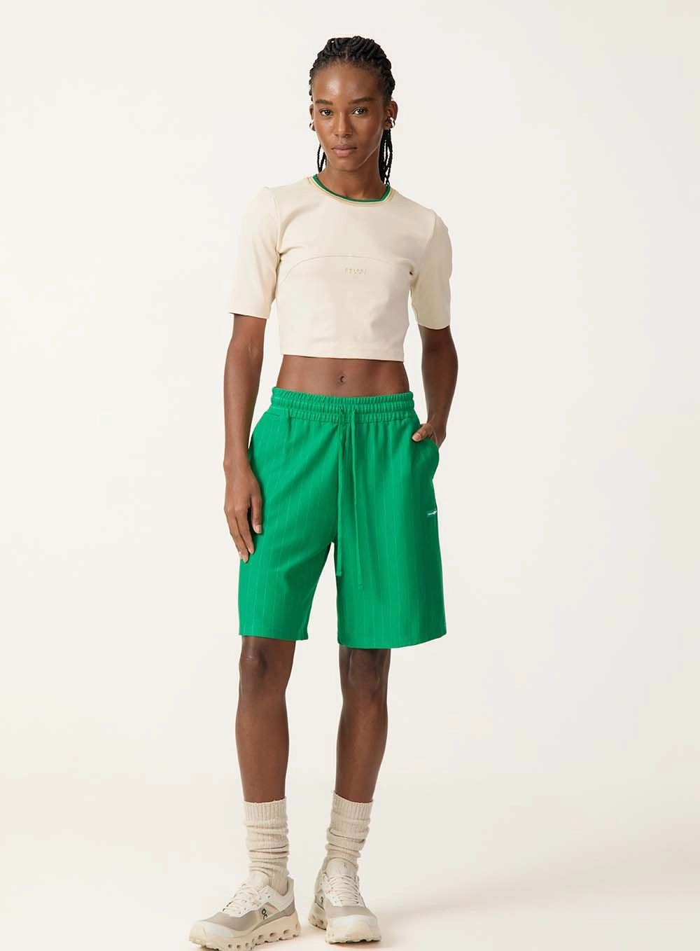 Blusa Cropped Esportiva Reta Bege