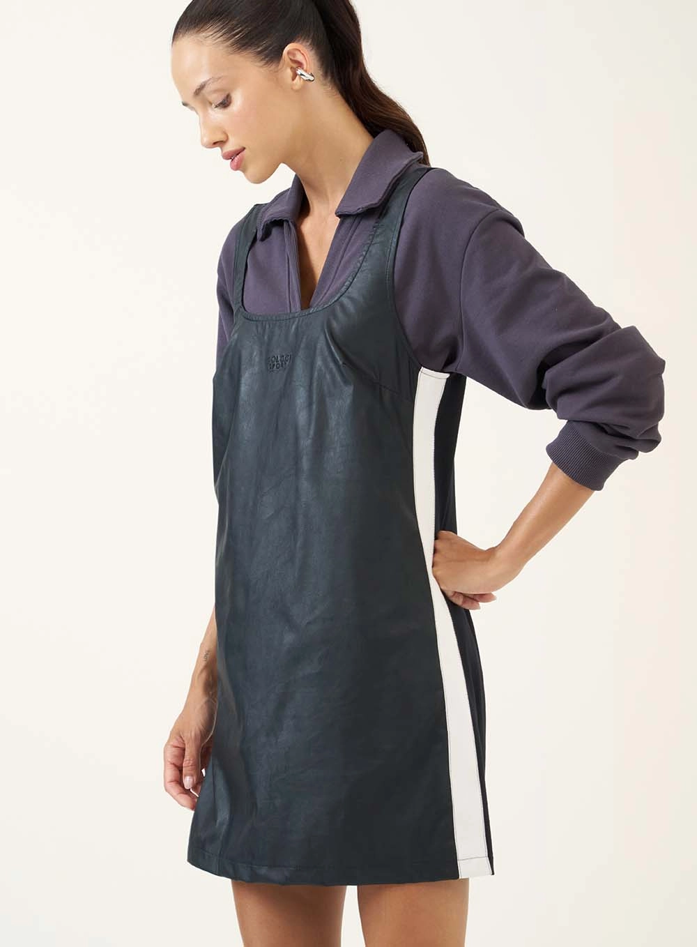 Vestido Salopete Curto Brilho Urbano Preto