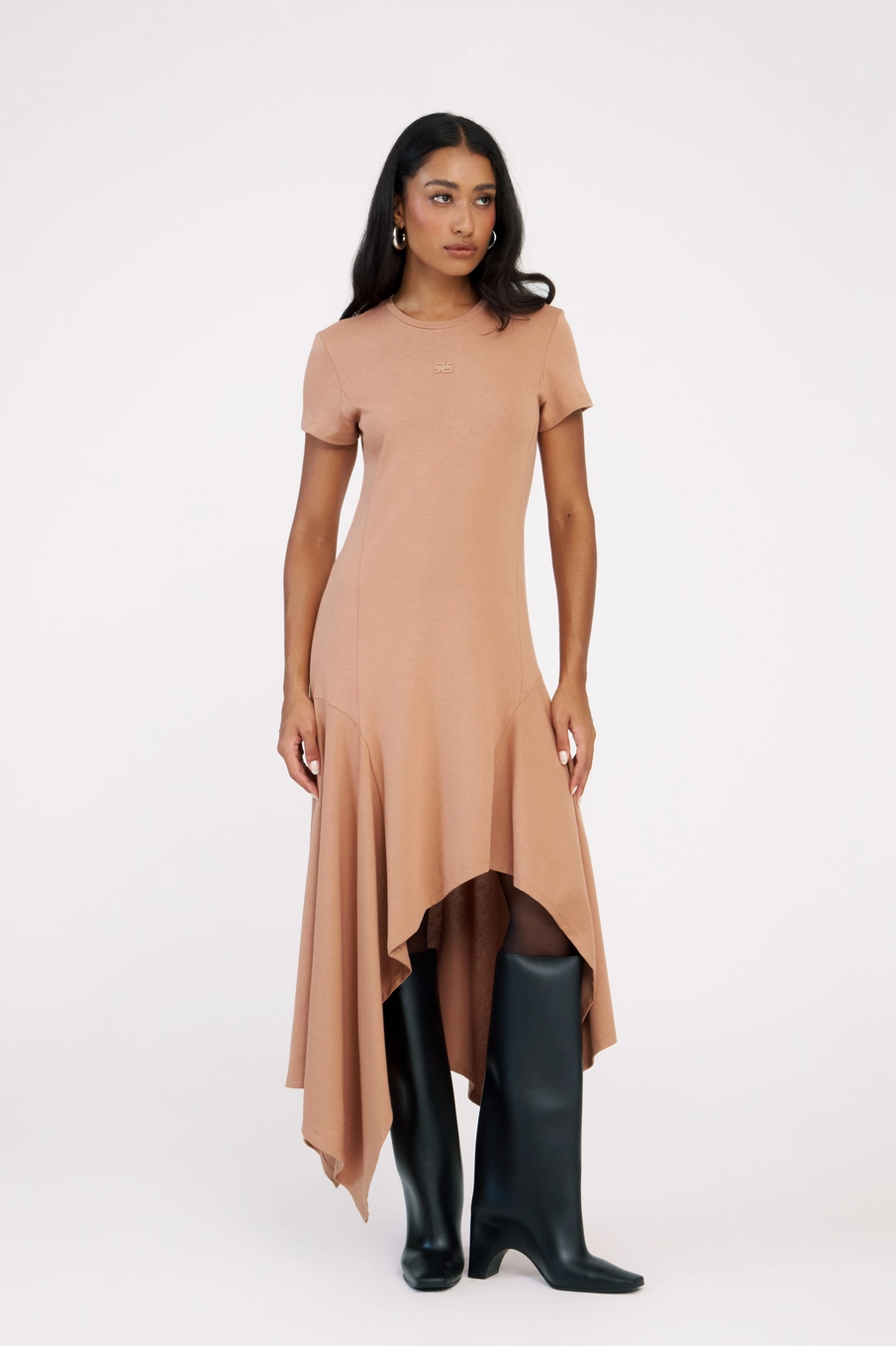 Vestido Midi T-shirt Dress Assimétrico Marrom 1