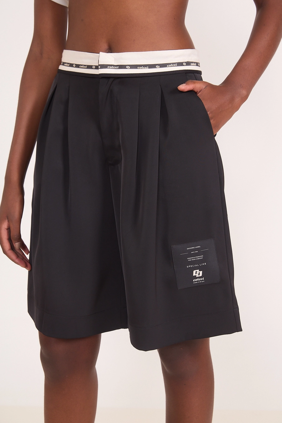 Bermuda Alfaiataria Cós Logomania Preto