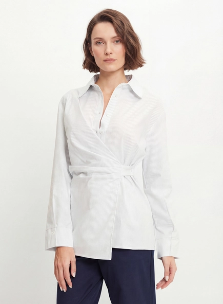Camisa Feminina Alfaiataria Listrada