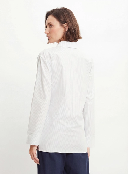 Camisa Feminina Alfaiataria Listrada