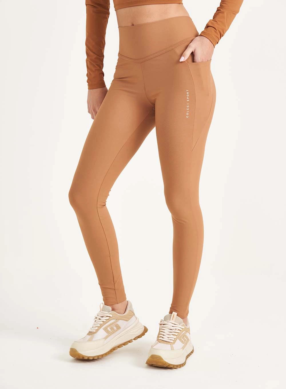Calça Legging Sculp Com Bolsos Marrom