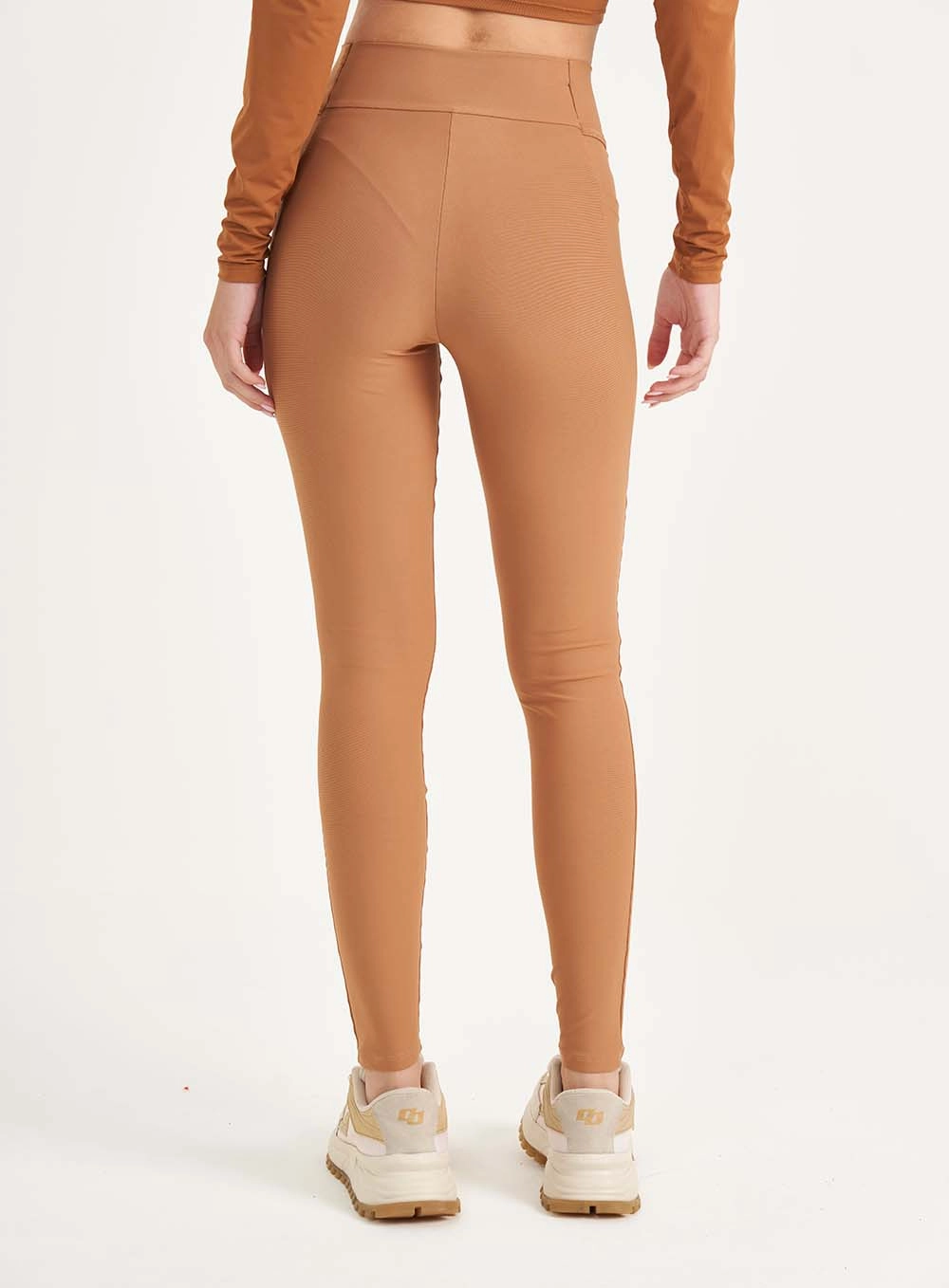 Calça Legging Sculp Com Bolsos Marrom