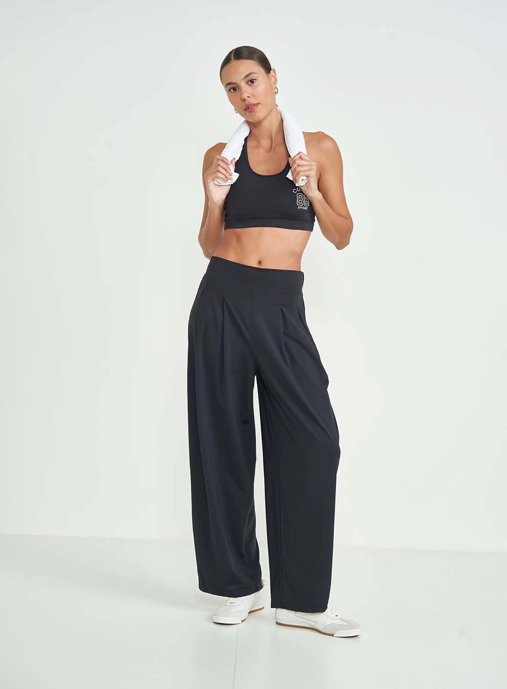 Calça Feminina Comfort Plissada Preto