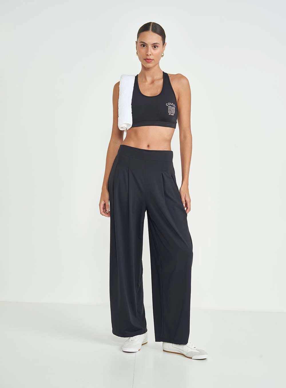 Calça Feminina Comfort Plissada Preto