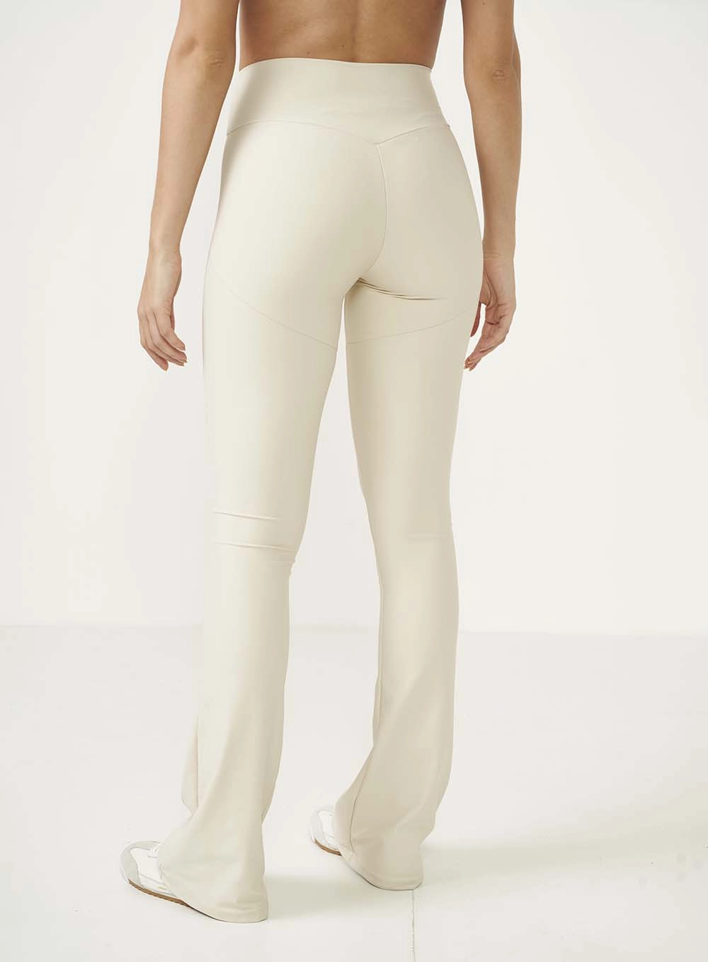 Calça Legging Perfect Fit Flare Bege