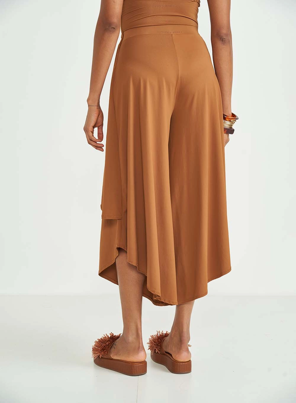 Calça Feminina Loose Pantalona - Não Subir Peça Marrom