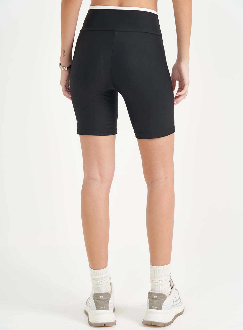 Bermuda Feminina Perfect Fit Performance Contrast Preto