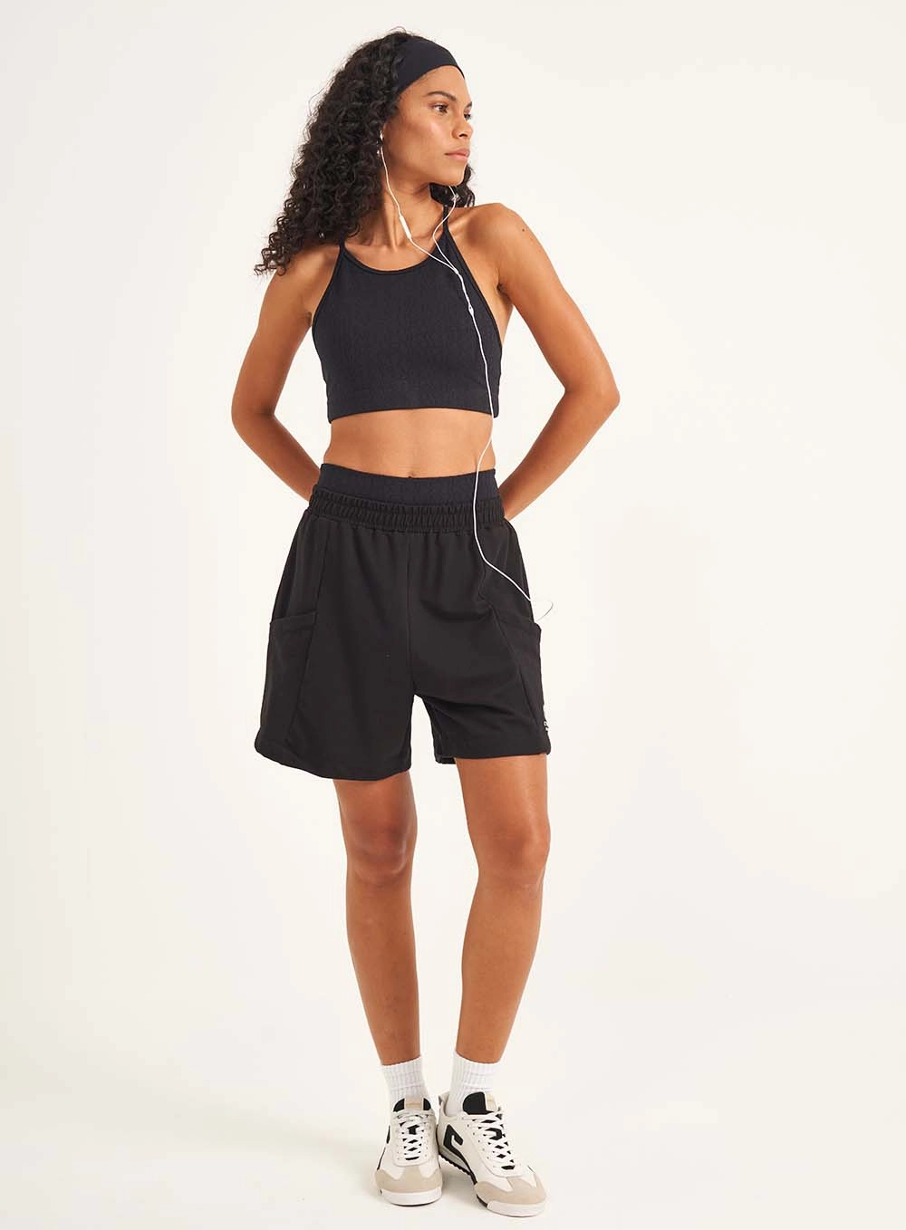 Bermuda Feminina Loose Moletinho Preto