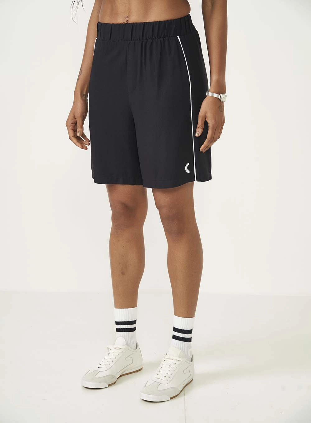 Bermuda Feminina Loose Com Elástico Na Cintura Preto