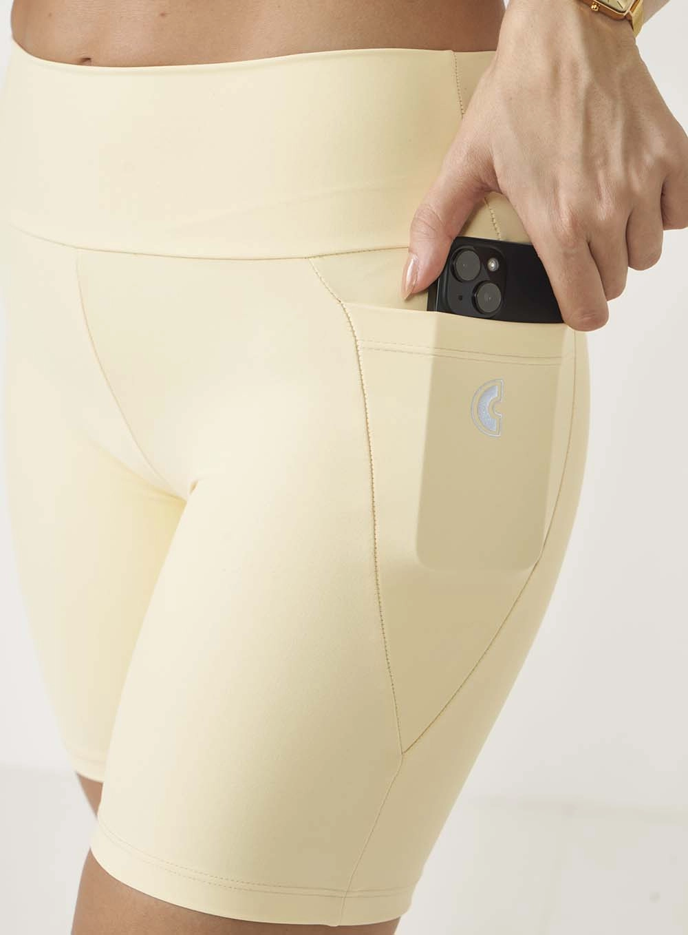 Bermuda Feminina Perfect Fit Performance Com Bolso Bege