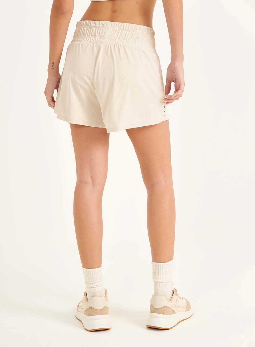Short Curto Comfort Bege