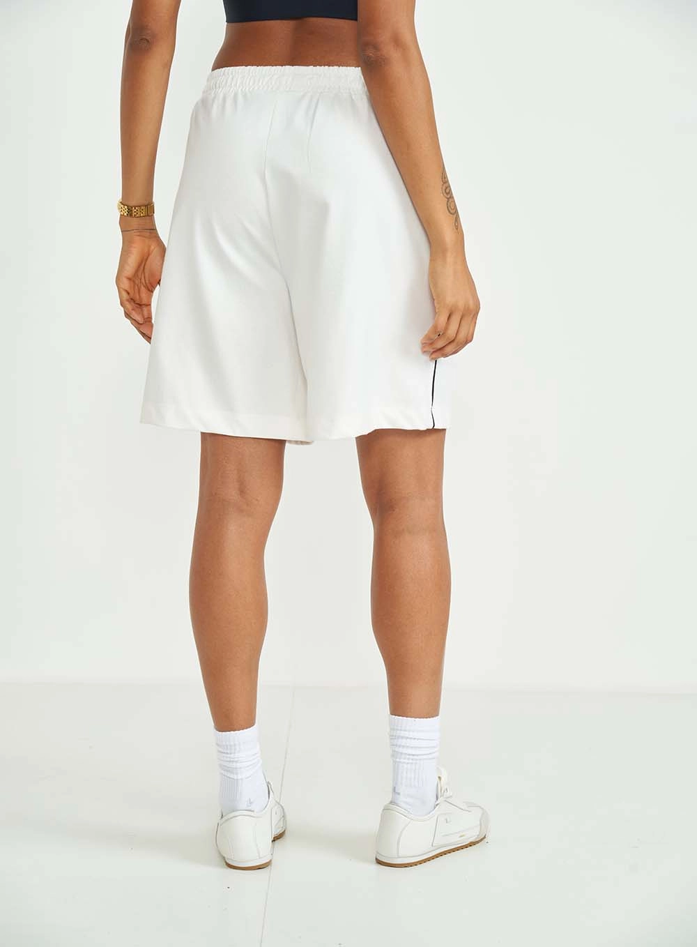 Bermuda Feminina Comfort Com Detalhe Lateral Branco