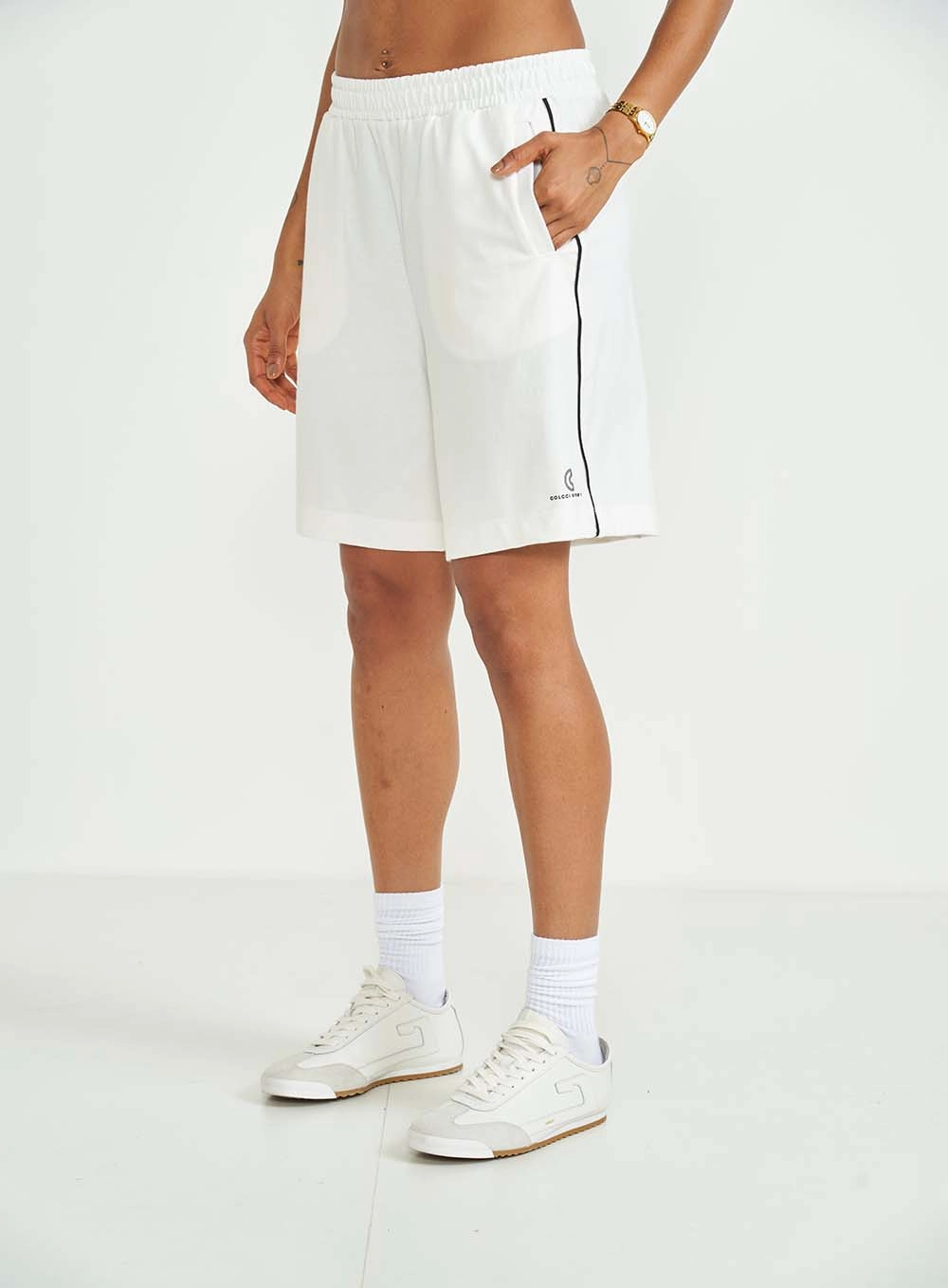 Bermuda Feminina Comfort Com Detalhe Lateral Branco