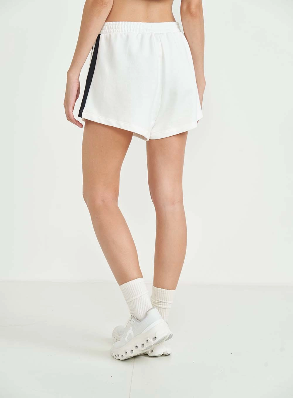Short Malha Comfort Com Listras Off-Shell
