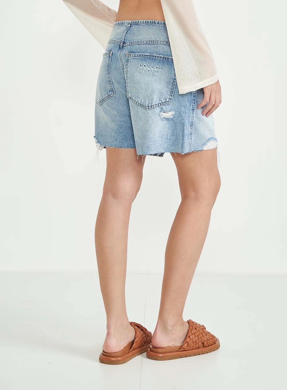 Short Jeans Com Destalhes Rasgados - Jade Índigo