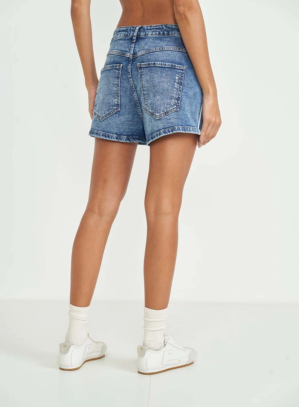 Short Jeans Cintura Baixa - Jade Índigo