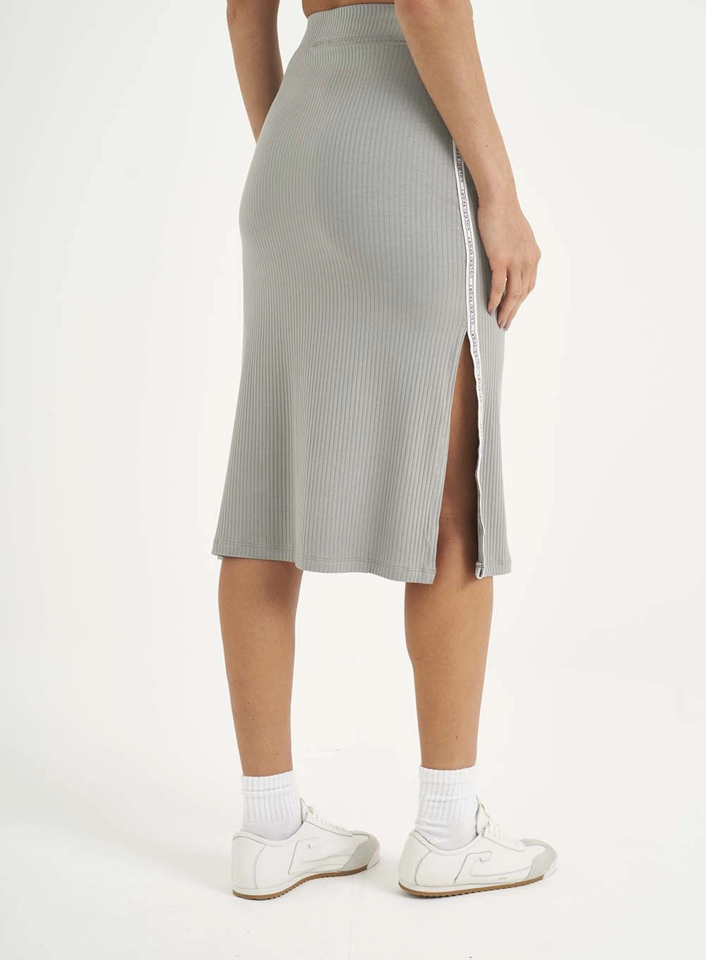 Saia Midi Canelada New Comfort Fit Com Fenda Cinza
