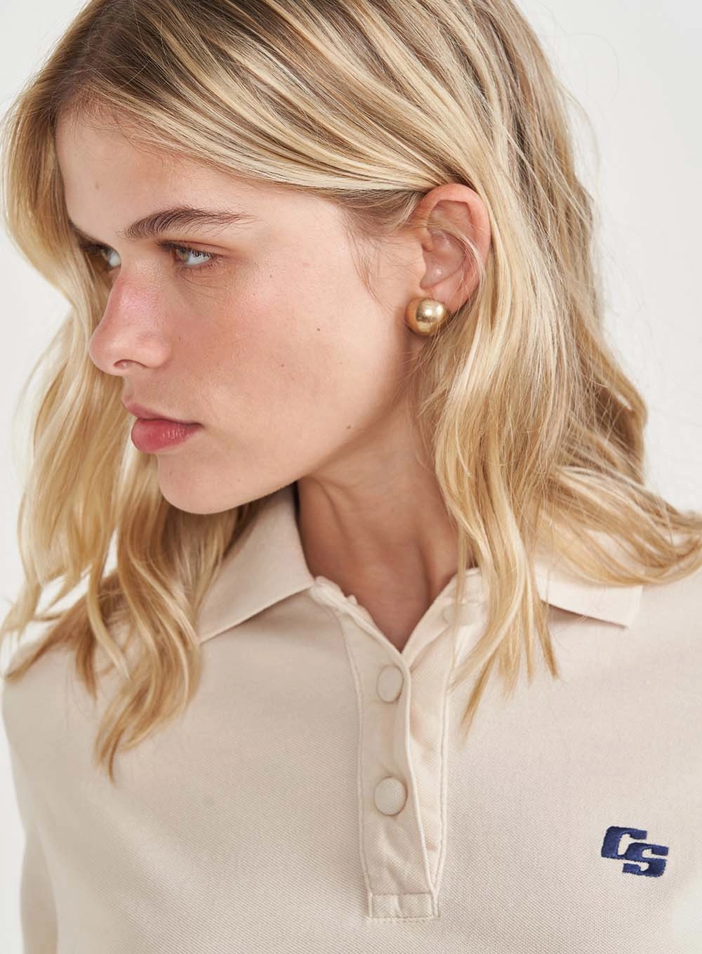 Polo Feminina Comfort Encurtada Bege