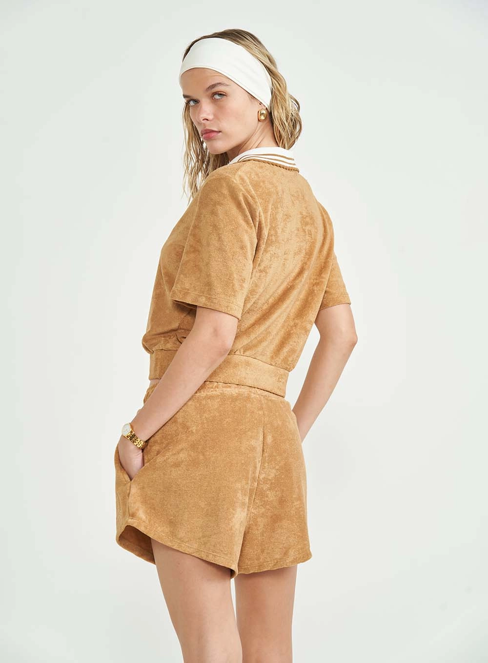 Polo Feminina Comfort Veludo Com Dobra Na Barra Bege Soybean