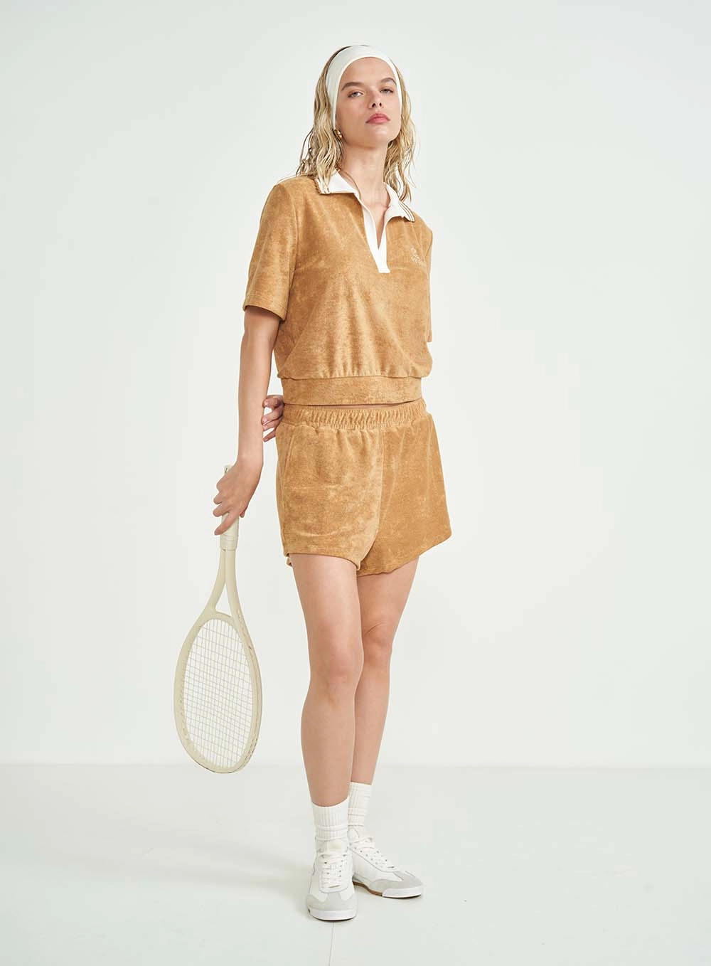 Polo Feminina Comfort Veludo Com Dobra Na Barra Bege Soybean