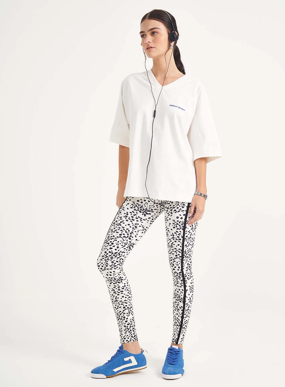 Camiseta Feminina Oversized Off-Shell