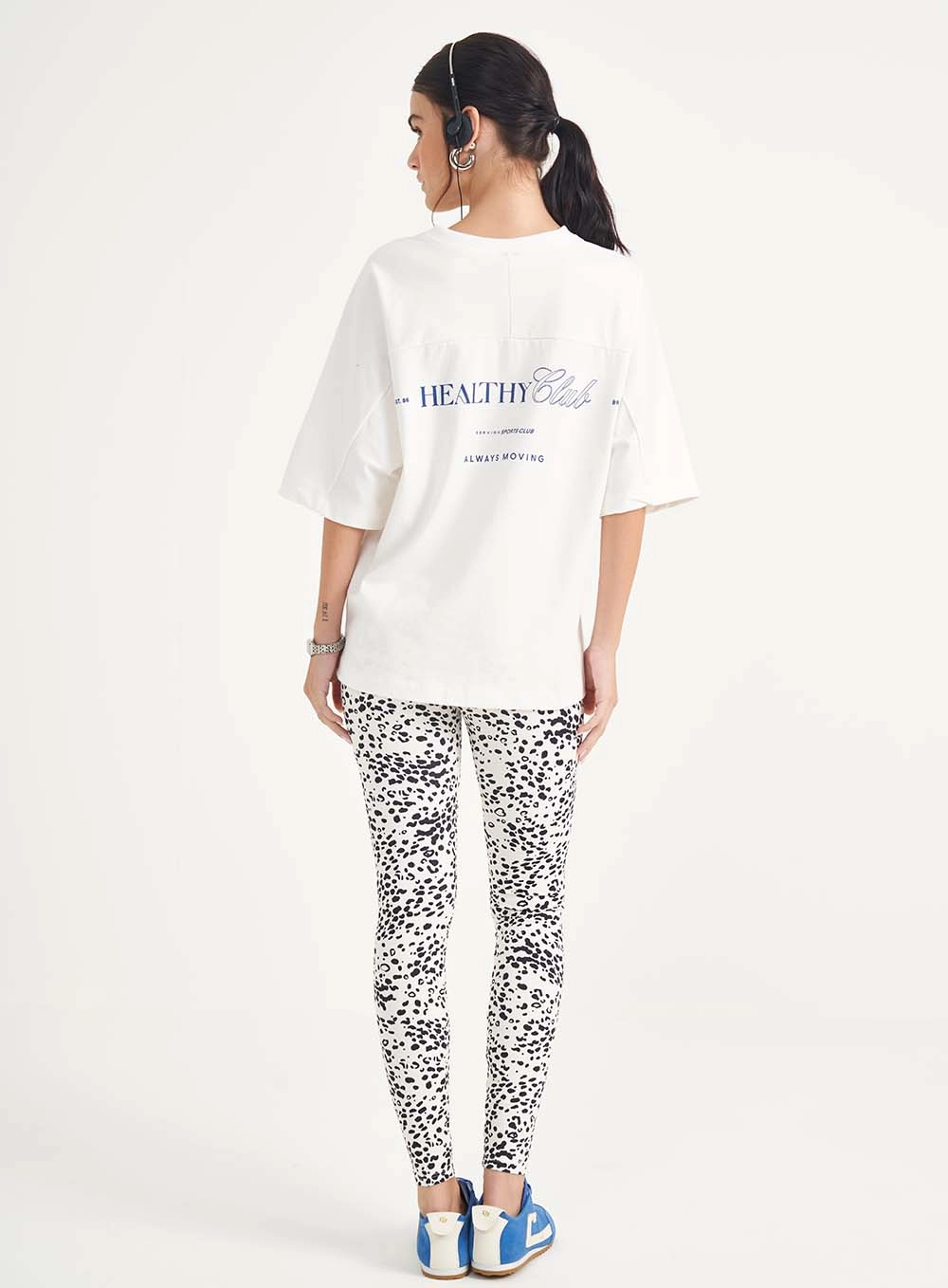 Camiseta Feminina Oversized Off-Shell