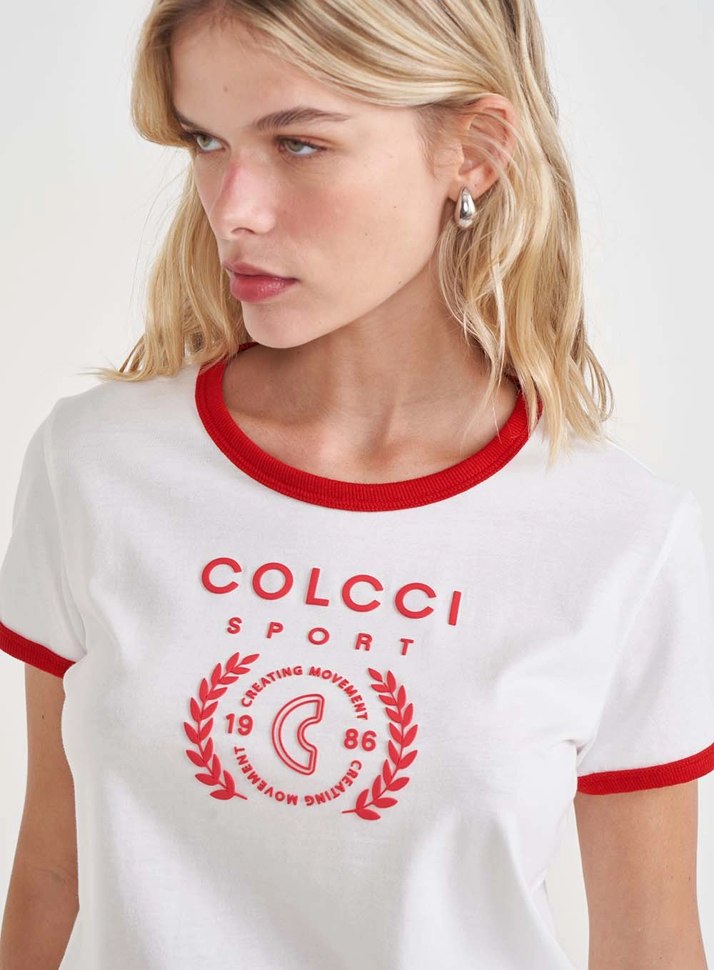 Camiseta Feminina Malha New Comfort Slim Off-Shell