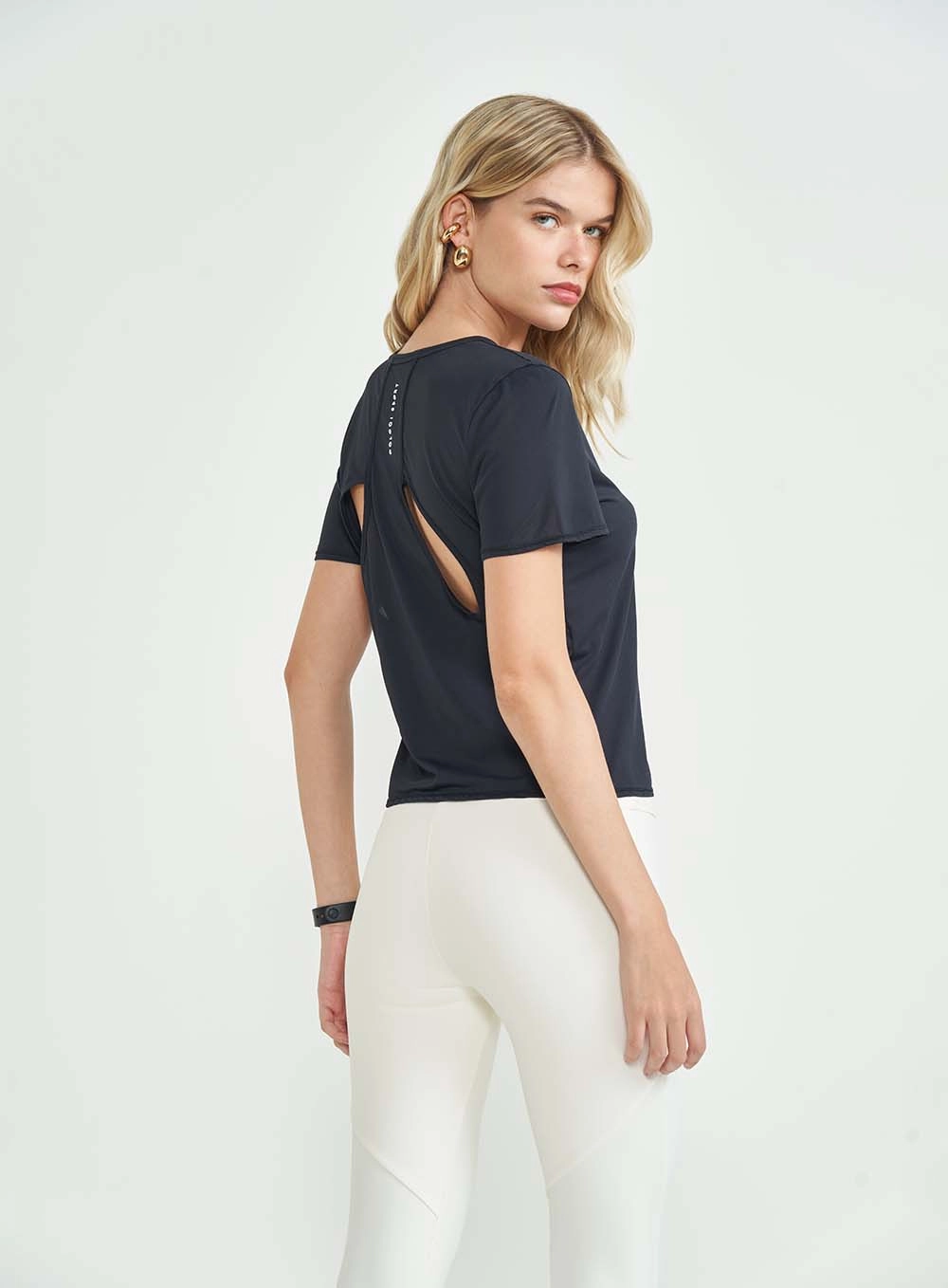 Camiseta New Comfort Fit Com Abertura Preto