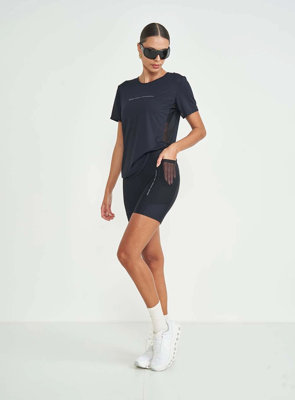 Camiseta Feminina Comfort Fit Detalhe Tule Preto