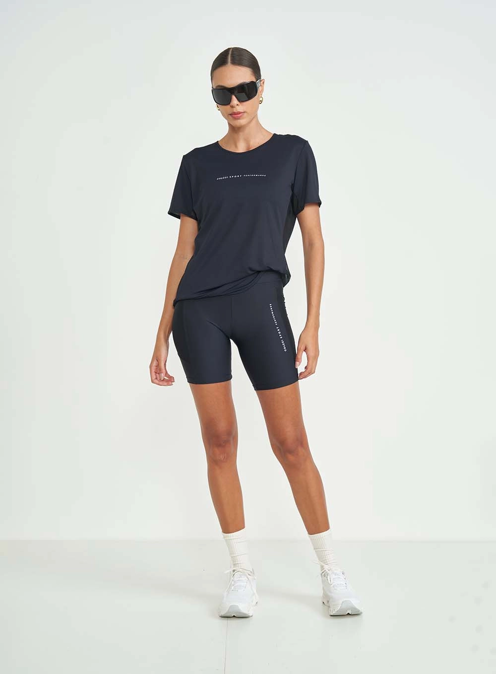 Camiseta Feminina Comfort Fit Detalhe Tule Preto