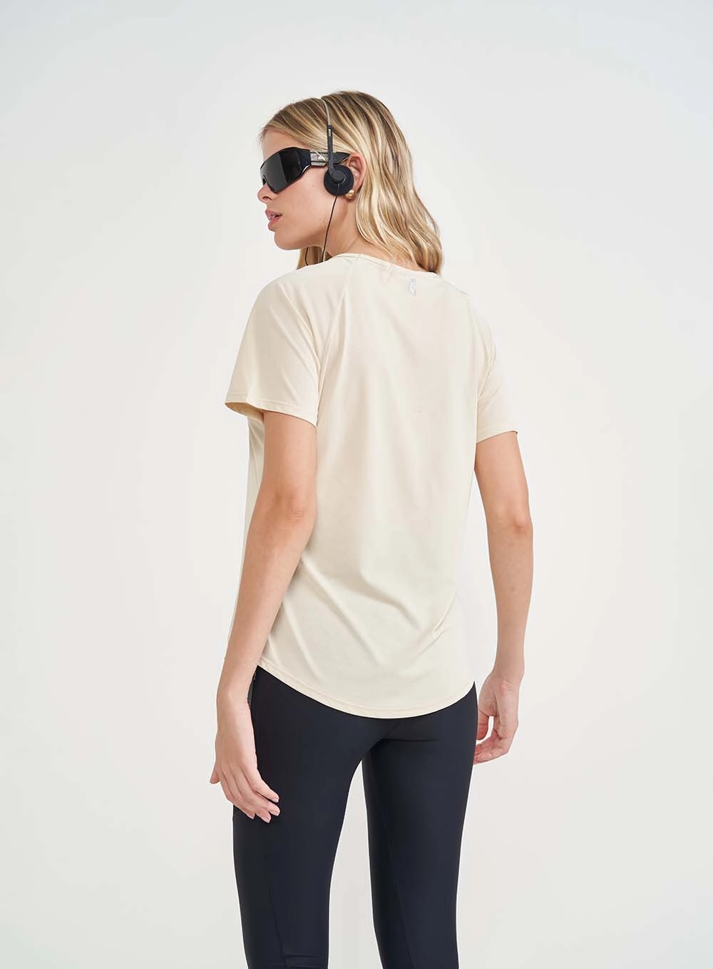 Camiseta Feminina Comfort Fit Performance Bege