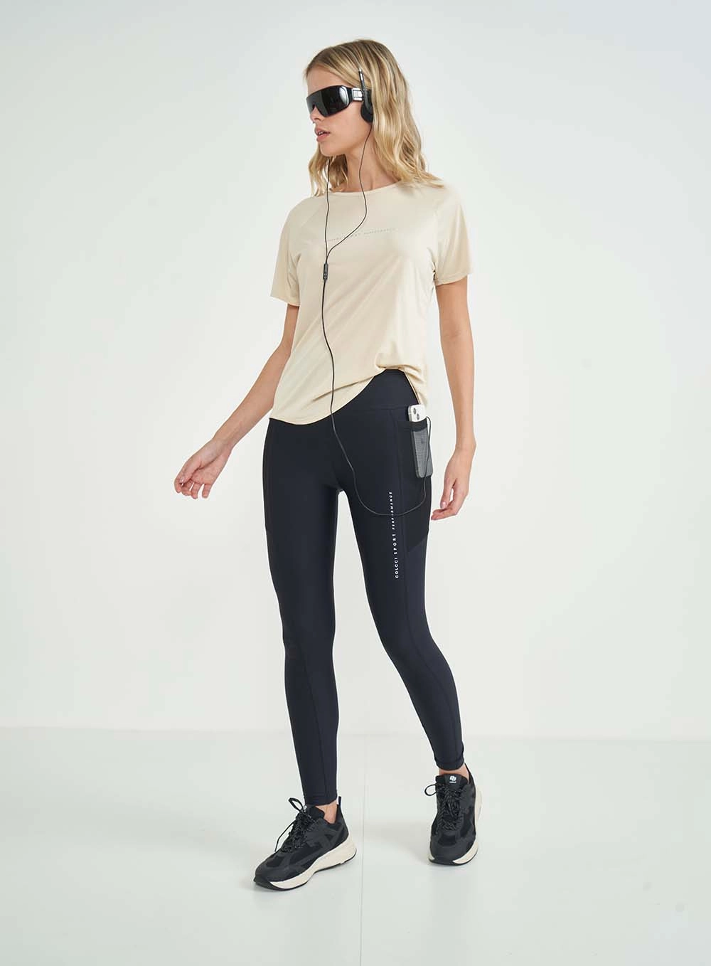 Camiseta Feminina Comfort Fit Performance Bege