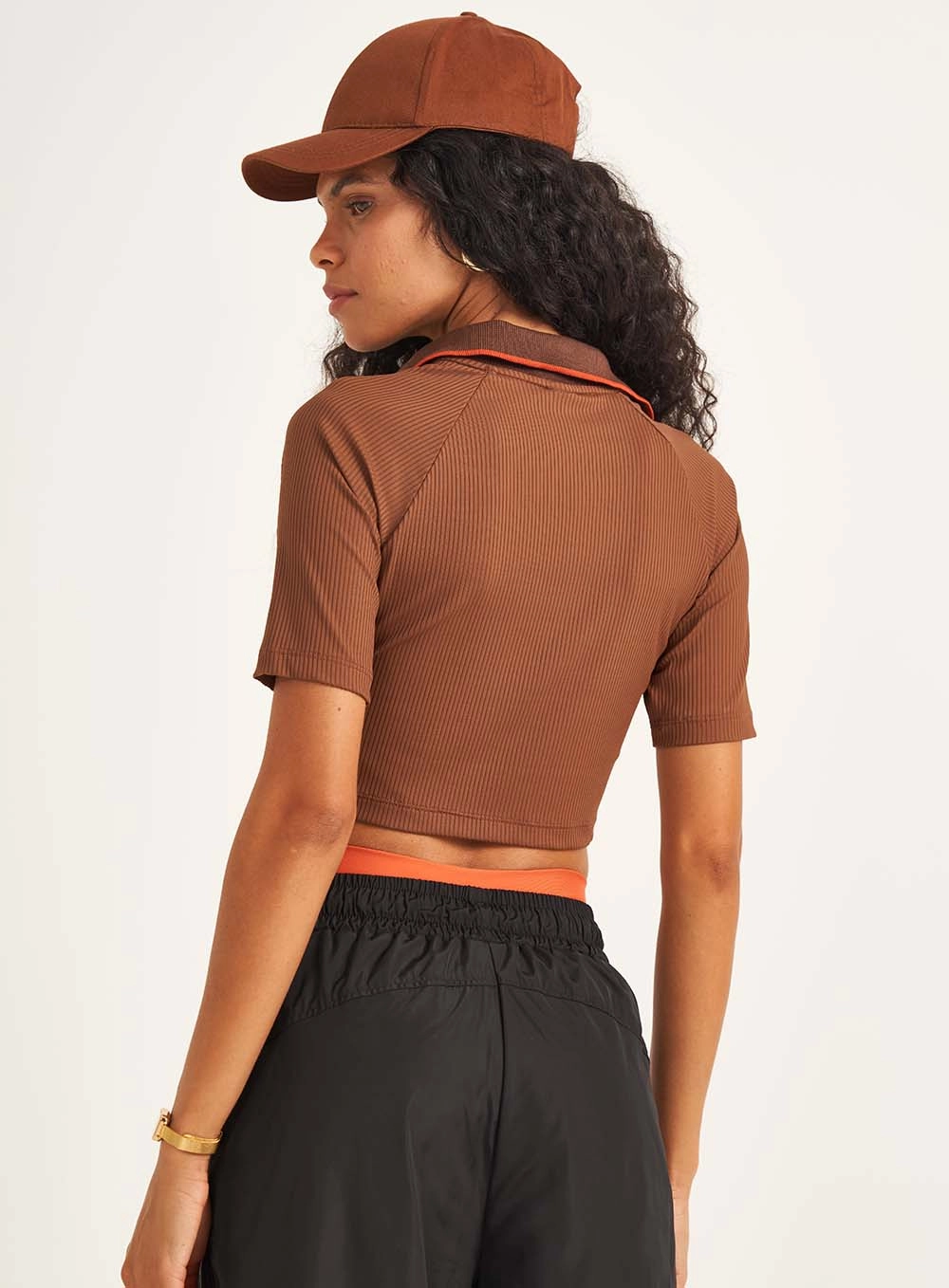 Blusa Estilo Polo Canelada Marrom