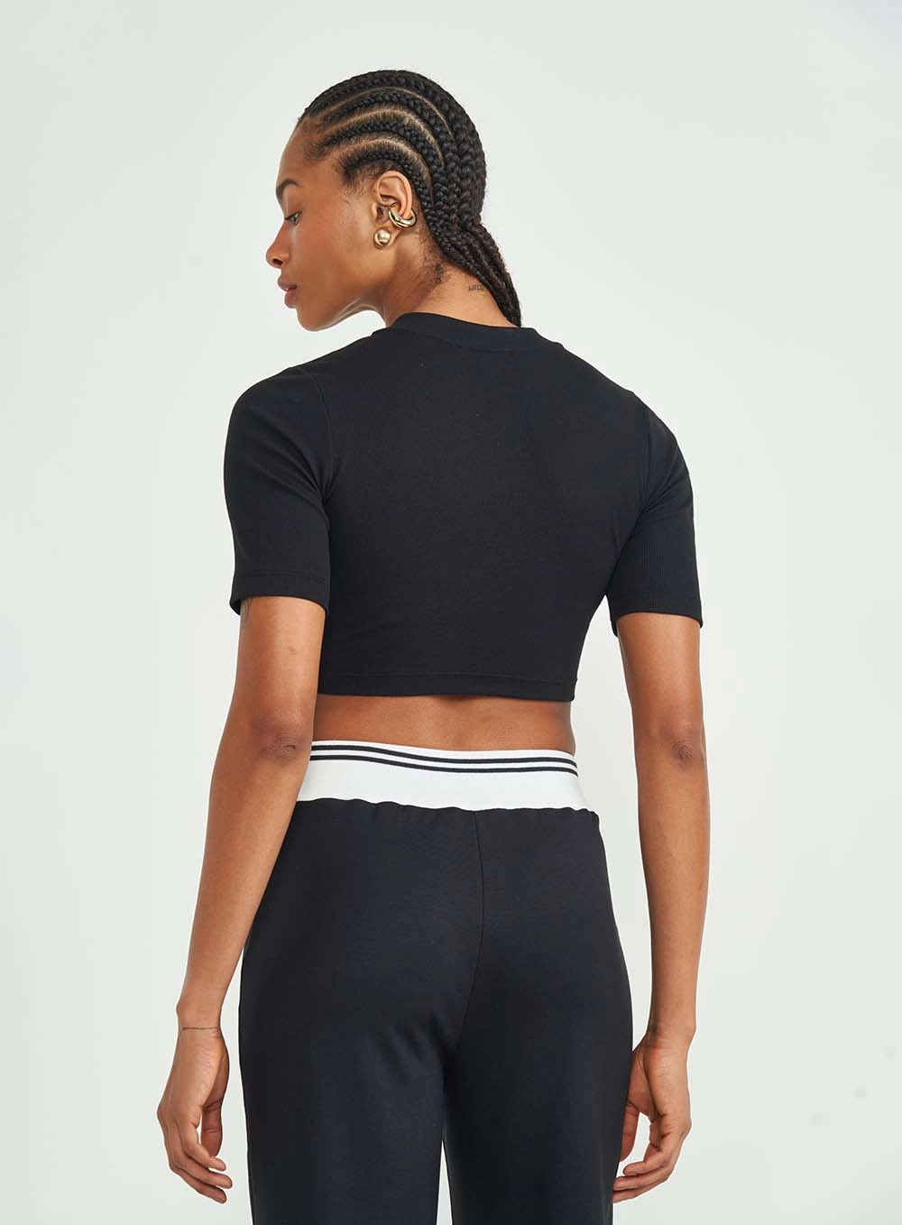 Blusa Feminina Canelada Slim Com Detalhe Do Ziper Preto
