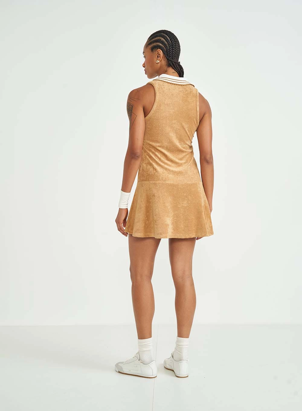 Vestido Slim Gola Polo Tipo Veludo Bege Soybean