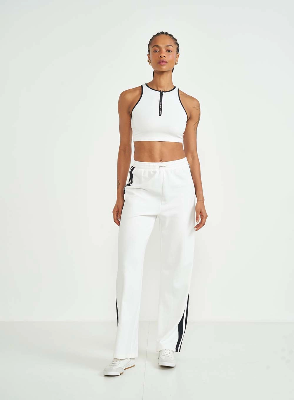 Top Slim Contrast Off-Shell