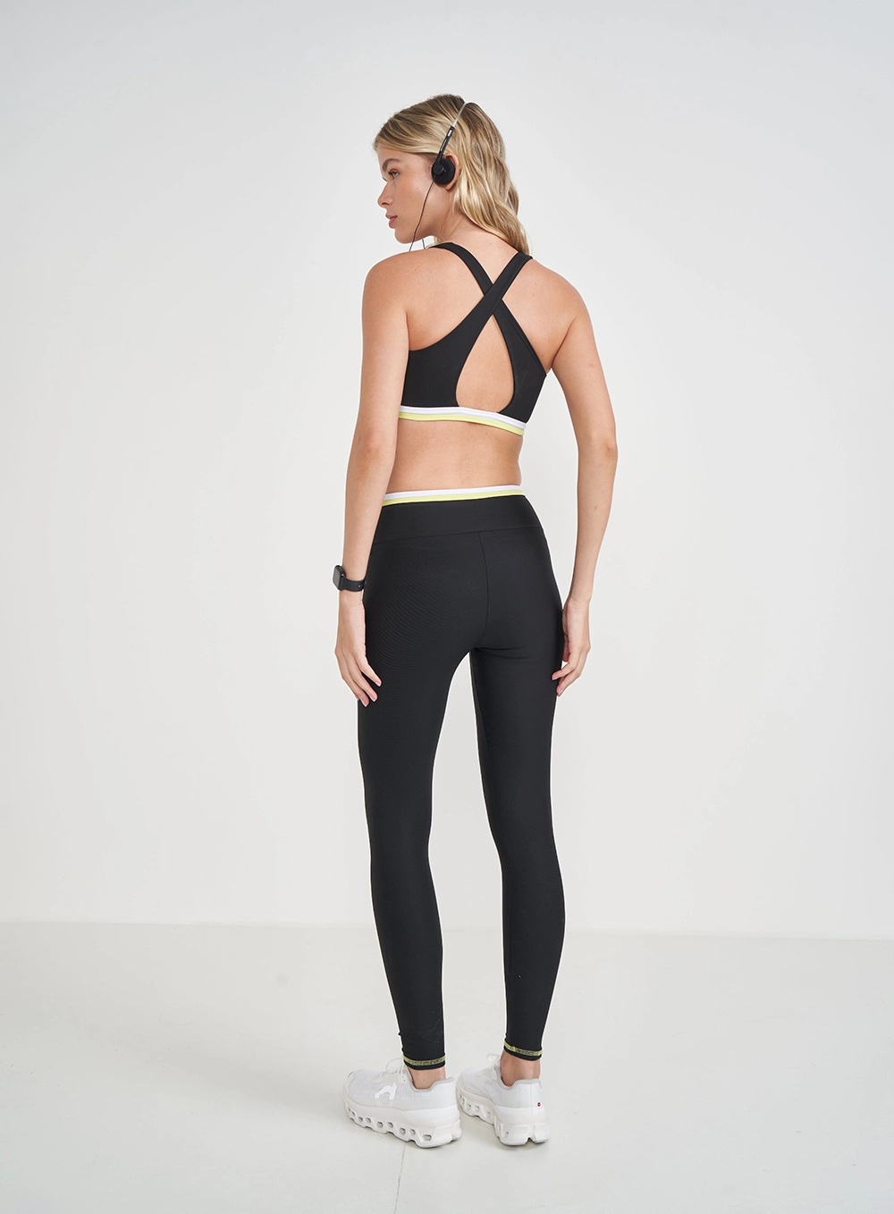 Conjunto Perfect Fit Com Detalhe Na Barra Preto