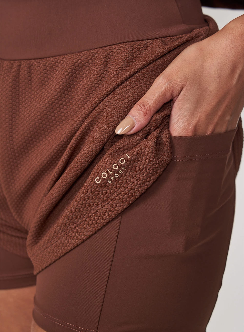 Short Performance Fit Marrom
