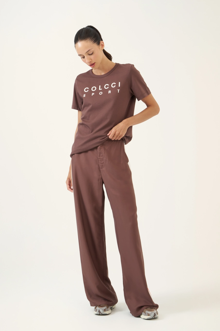 Camiseta Feminina Comfort Fit Marrom