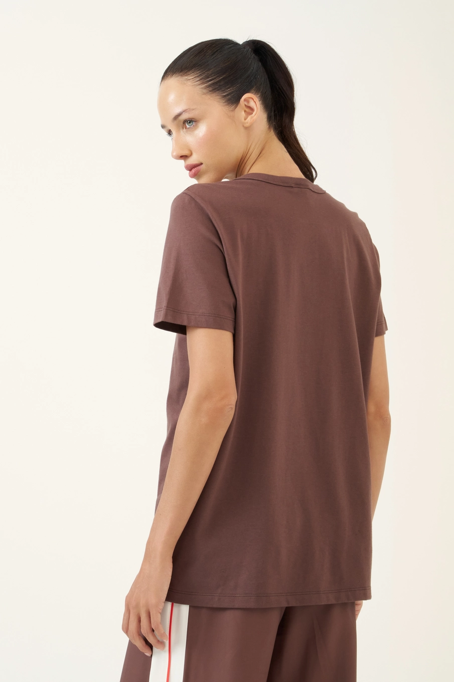 Camiseta Feminina Comfort Fit Marrom