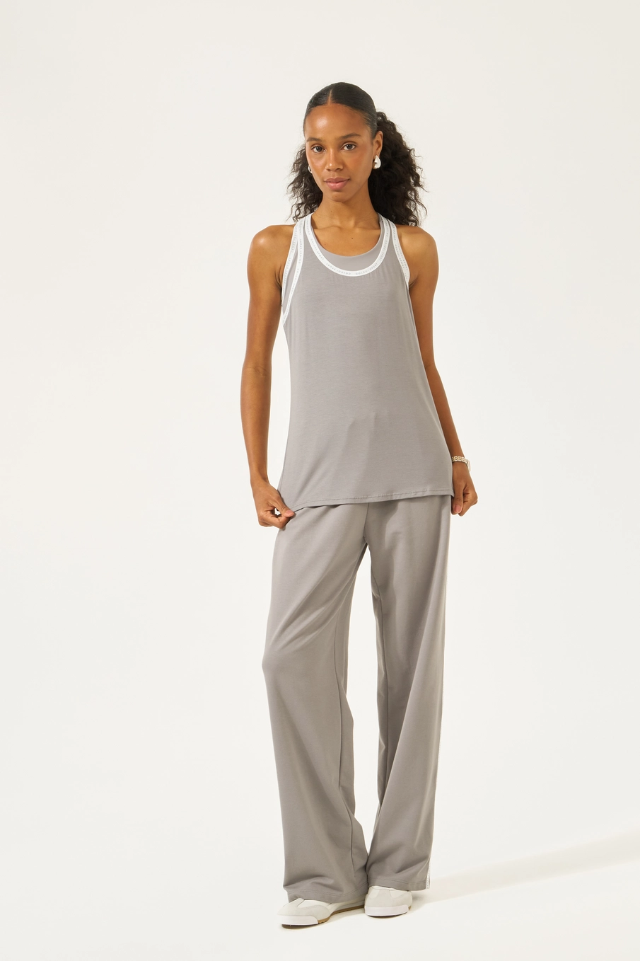 Regata Feminina Slim Cinza