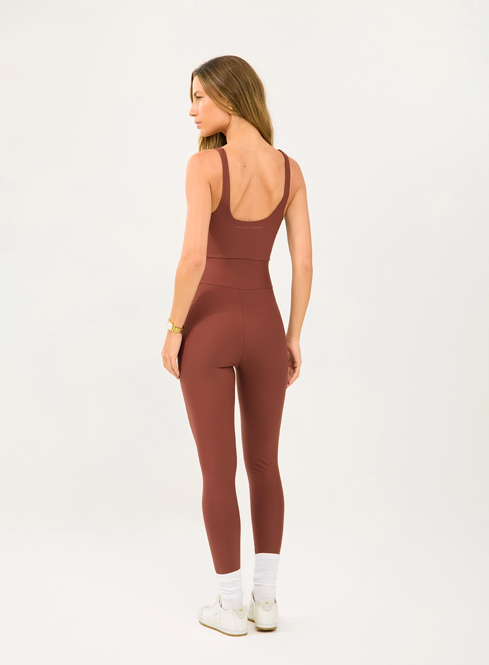 Macacão Slim Cut-out Marrom Marissa