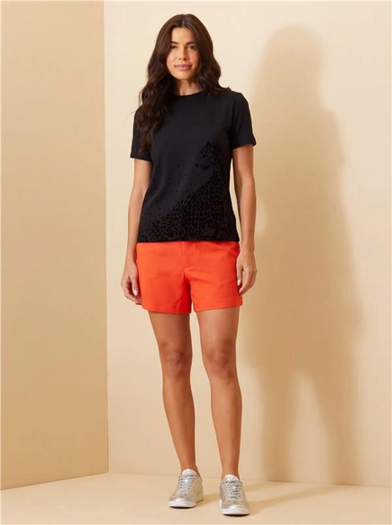 Camiseta Feminina Com Detalhe Em Estampa