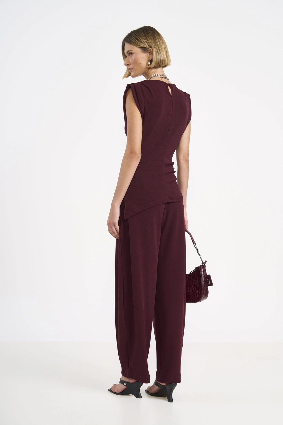 Calça Pantalona Alfaiataria Bordô