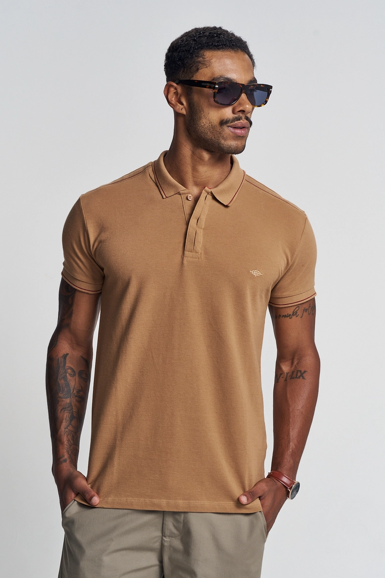 Polo Masculina Com Detalhe Contrastante - Fit Bege 1