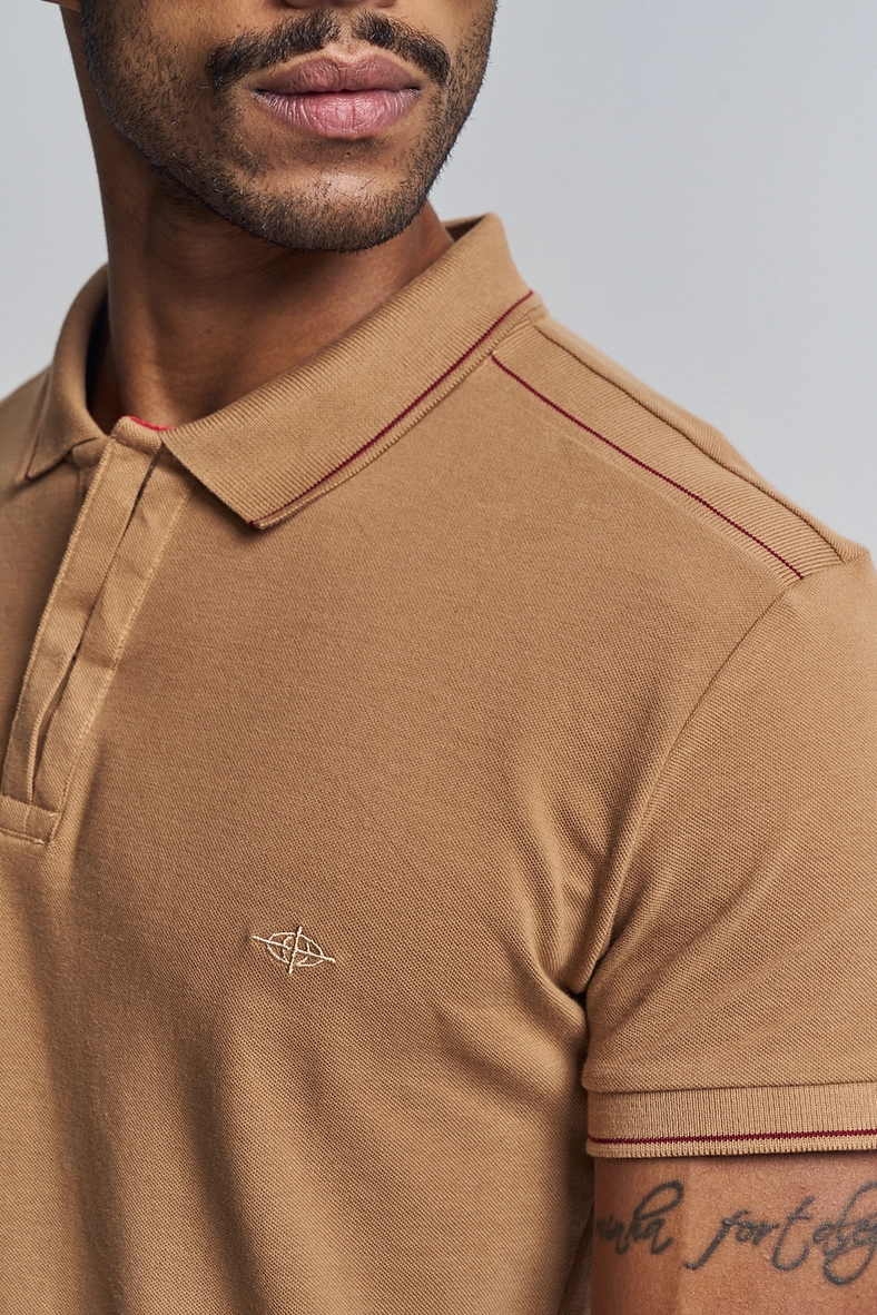 Polo Masculina Com Detalhe Contrastante - Fit Bege 4