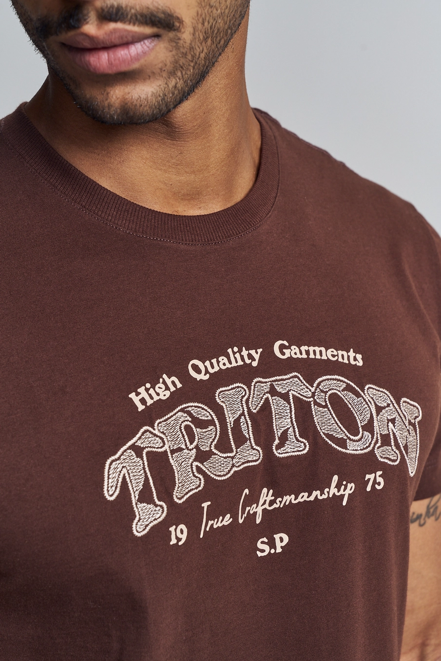 Camiseta Malha 1 Masculino Triton Marrom 3